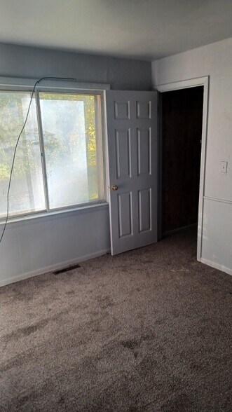Building Photo - 1709 Shamrock Ln