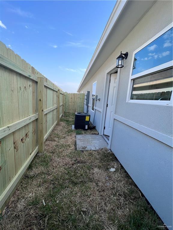 Building Photo - 23 Red Bud Dr