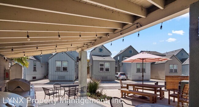 Building Photo - 1130 Punta Gorda St