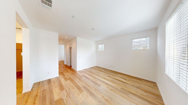 Building Photo - Available Now: Cozy 4 Bedroom 2.5 Bath Home in Rancho Cucamonga.