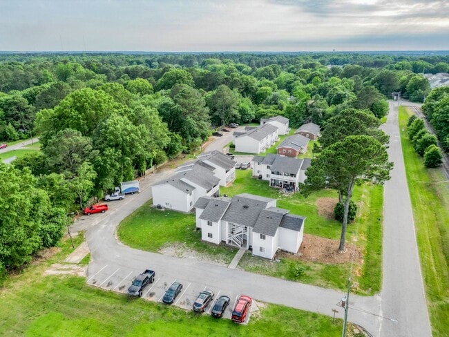 Building Photo - 307 Railroad St