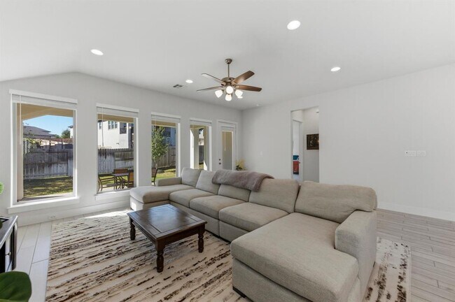 Building Photo - 111 Carolina Jasmine Dr