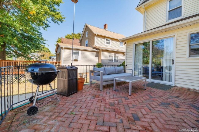 Building Photo - 138 N Forest Ave