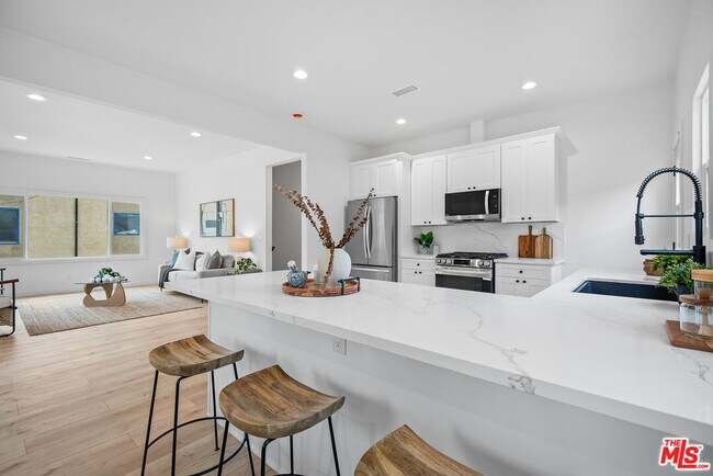 Building Photo - 3628 E 1st St