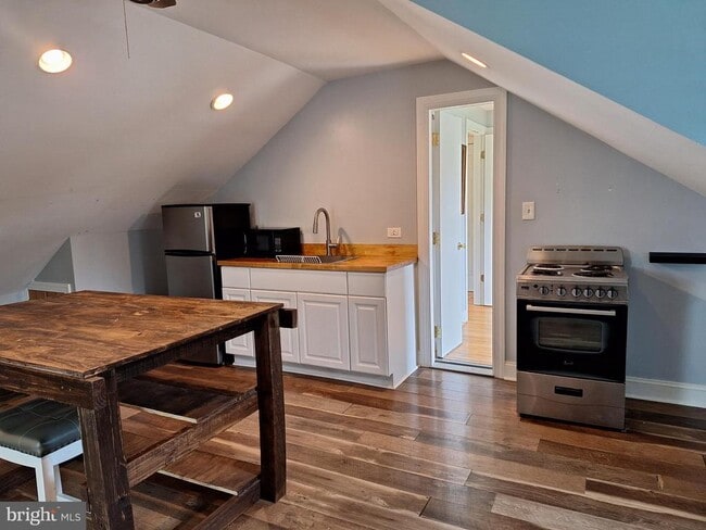 Building Photo - 9078 Knoll Run Ln