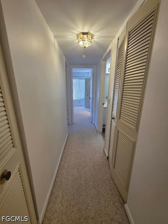 Building Photo - 9970 Sailview Ct