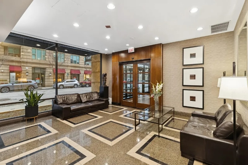 Building Photo - 30 E Huron St