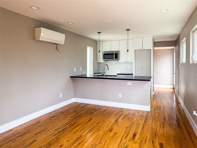 Building Photo - 1416 Dumble St