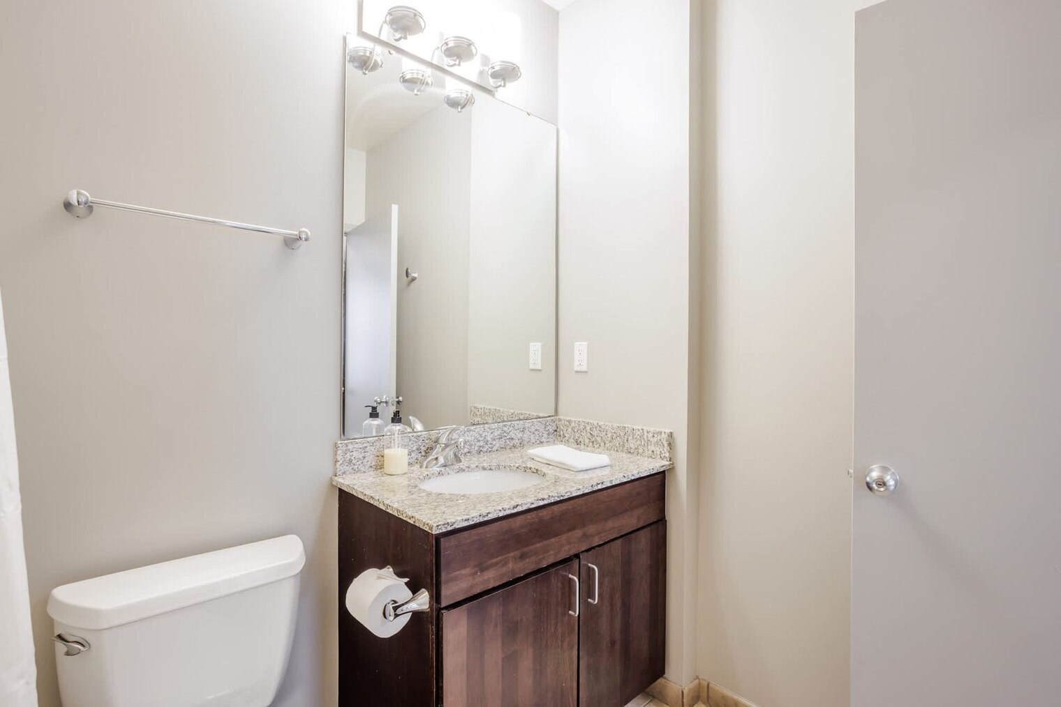 Building Photo - 121 E Freedom Way