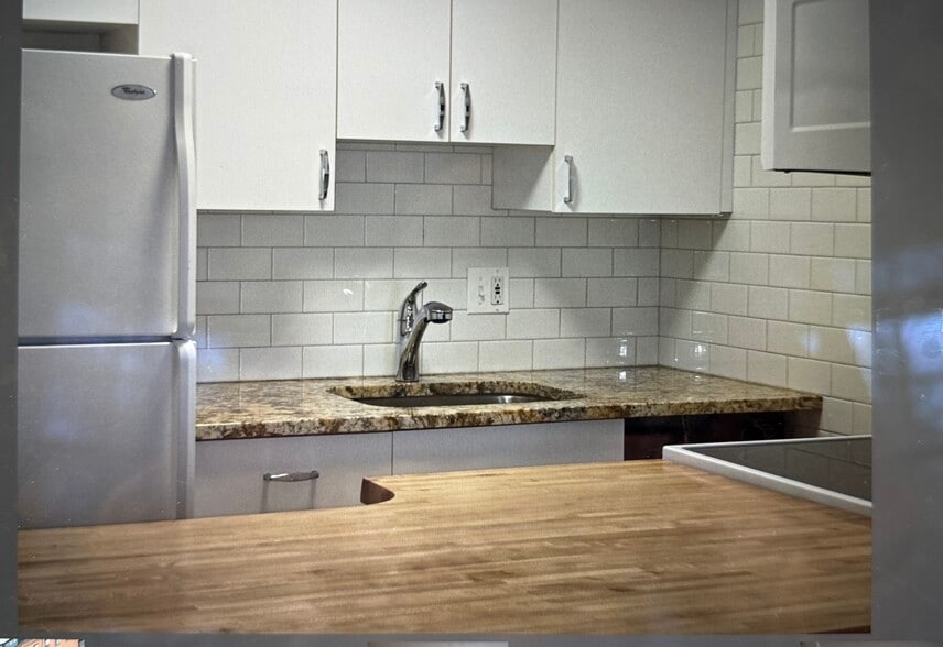 Building Photo - 73 Charles St