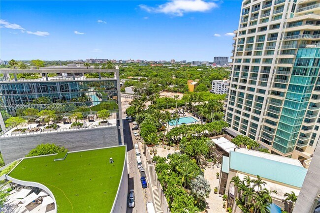 Building Photo - 3400 SW 27th Ave