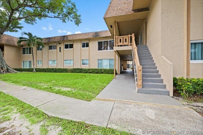 Building Photo - 2531 NW 39th Terrace