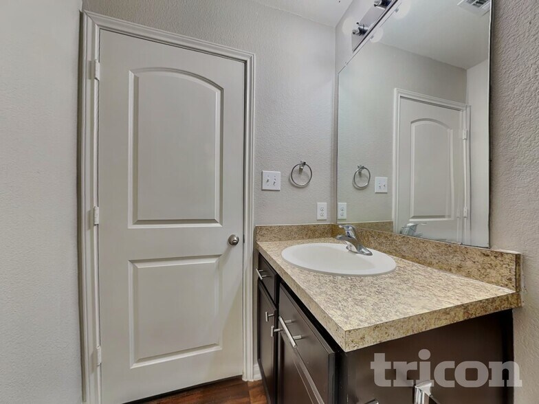 Building Photo - 1405 Breanna Ln