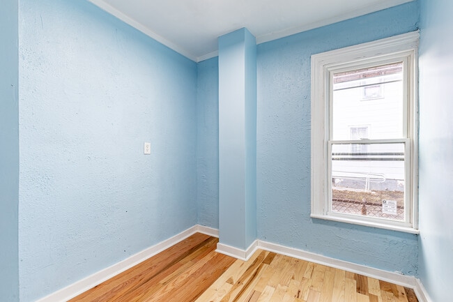 Building Photo - 83 Ridgeway Ave