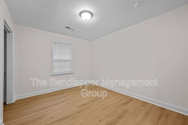 Building Photo - 827 O'Sullivan Dr