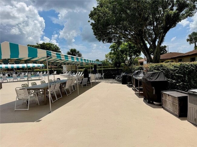 Building Photo - 14790 Bonaire Blvd