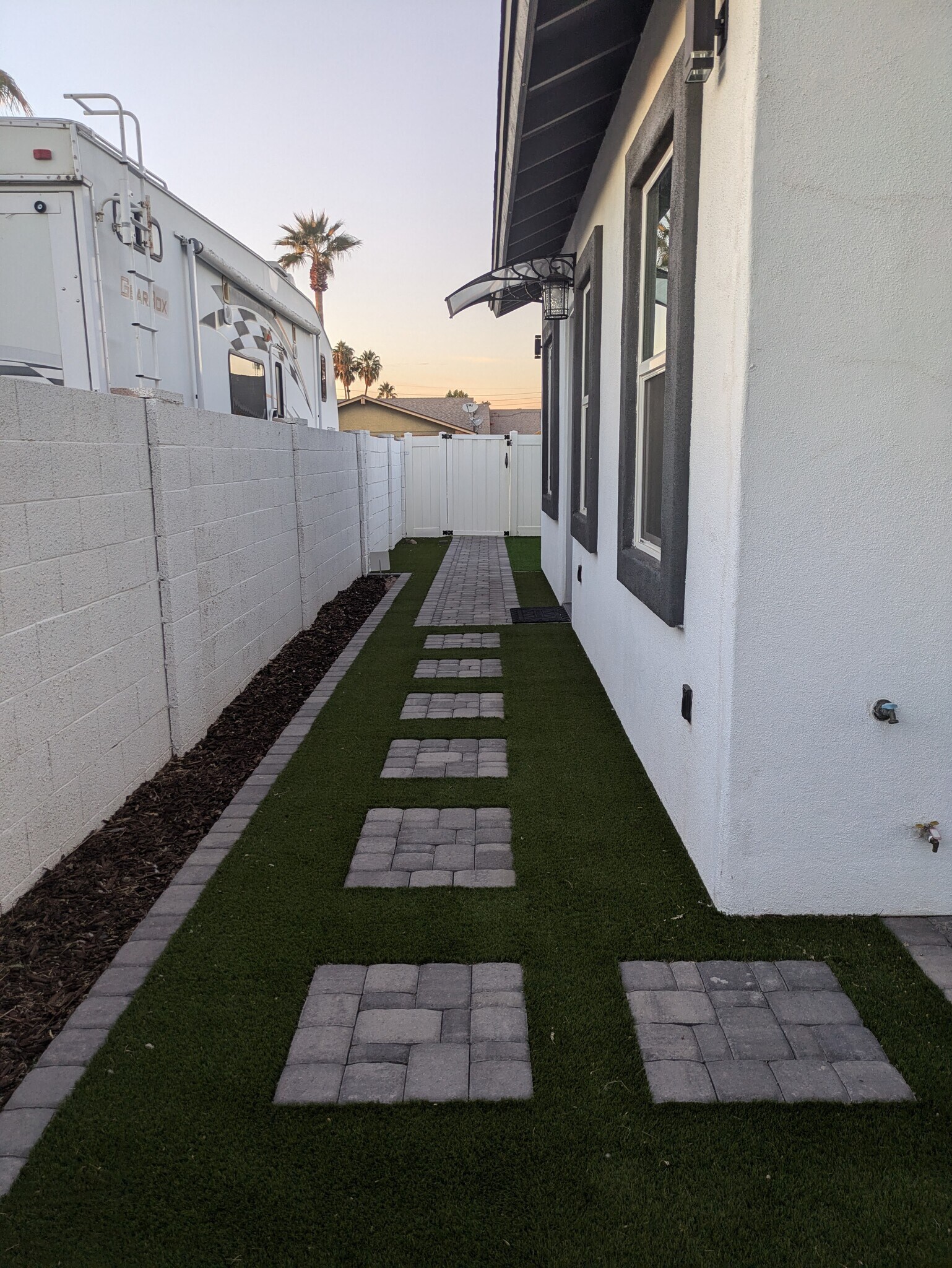 Attached apartment walkway - 8879 E Friess Dr