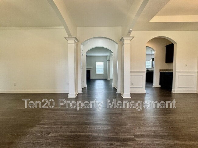 Building Photo - 5037 Lexington Ln