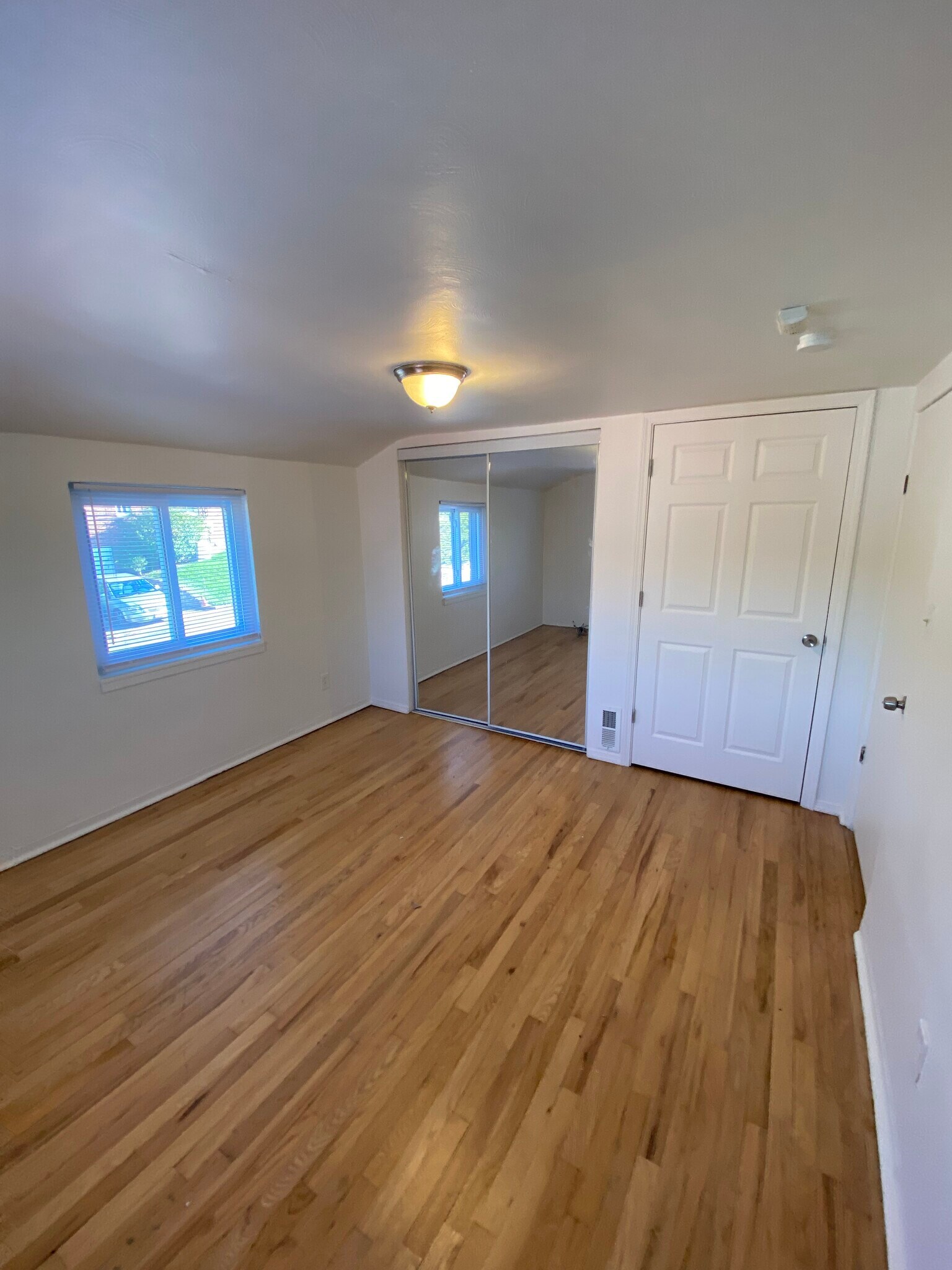 Building Photo - 16 Dorsey St