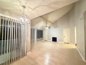 Building Photo - 12200 Overbrook Ln