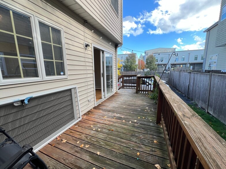 Building Photo - 66 Murdock St