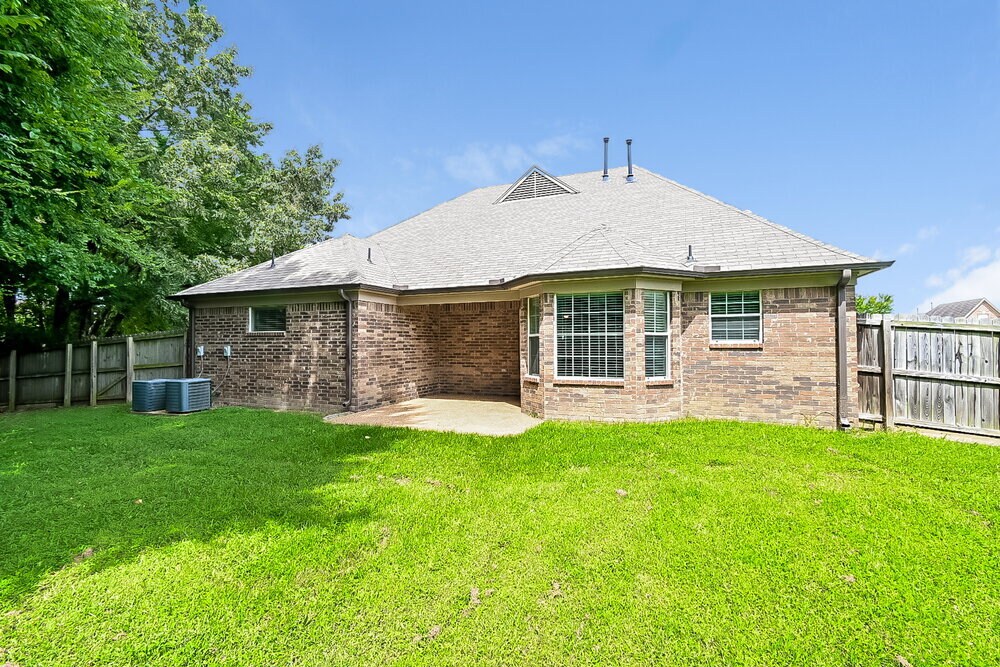 Building Photo - 9171 Tahoe Dr