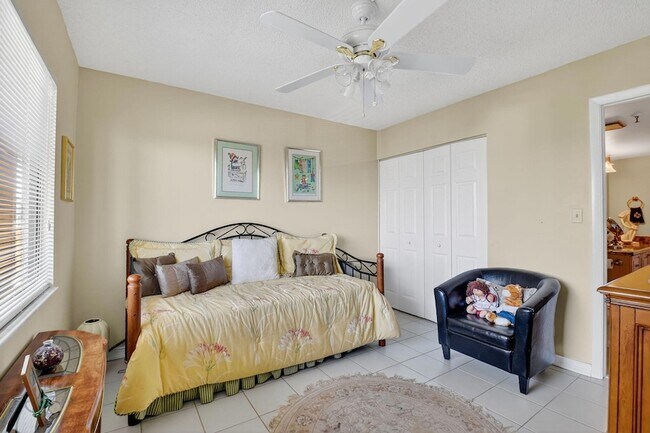 Building Photo - 14460 Strathmore Ln