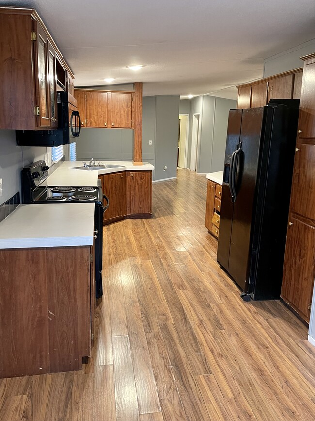 Building Photo - 310 Co Rd 109