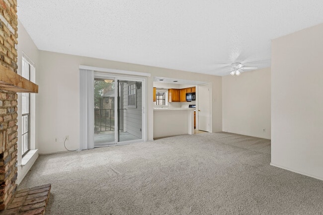 Building Photo - 15221 Berry Trail