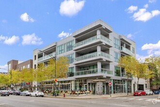 Building Photo - 1846 W Division Apartments