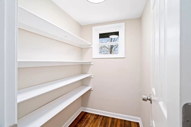 Building Photo - Charming 3-Bedroom Home with Modern Amenities and Spacious Backyard