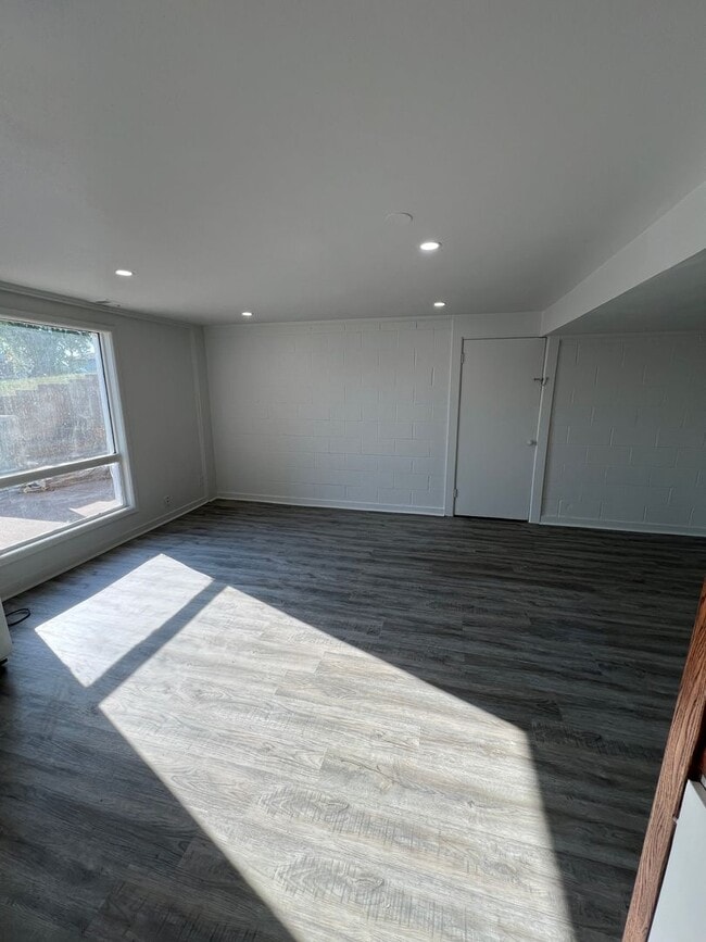 Building Photo - 1615 38th St