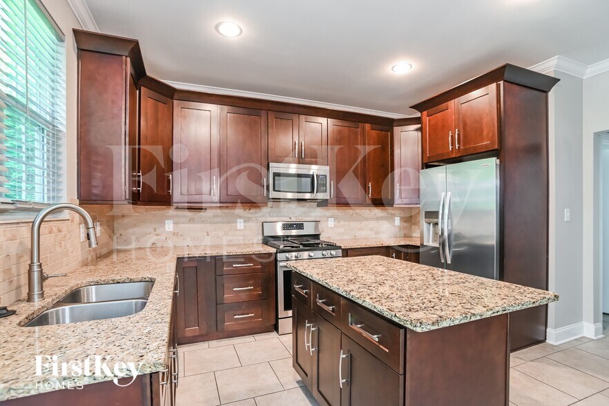 Building Photo - 5821 Parkstone Drive