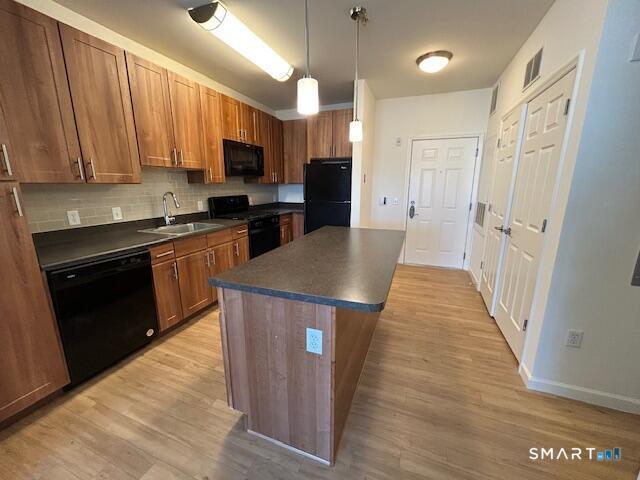 Building Photo - 10 Norden Pl