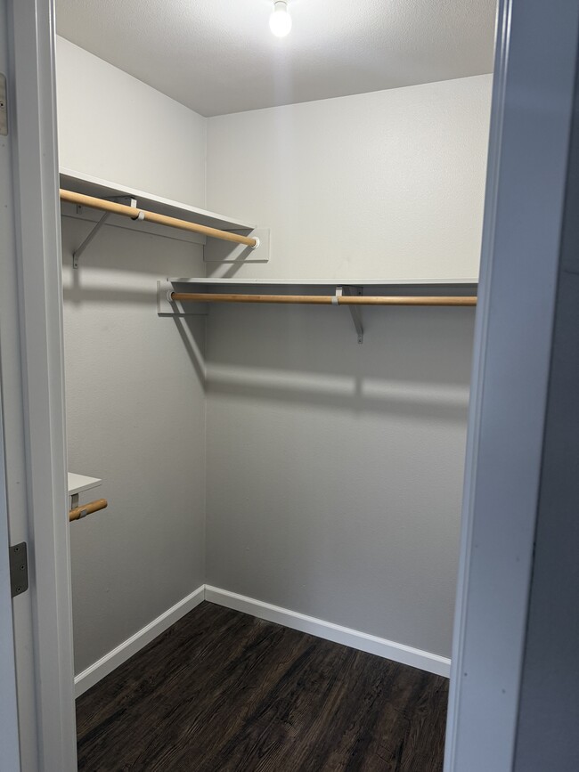 Building Photo - 1480 SE Cole Rd