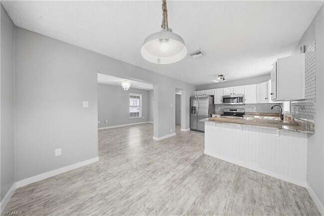 Building Photo - 286 Leawood Cir