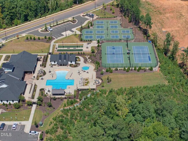 Building Photo - Lease OR Lease to Own