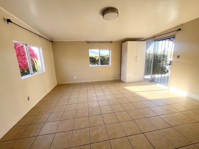 Building Photo - 4732 Cereza St