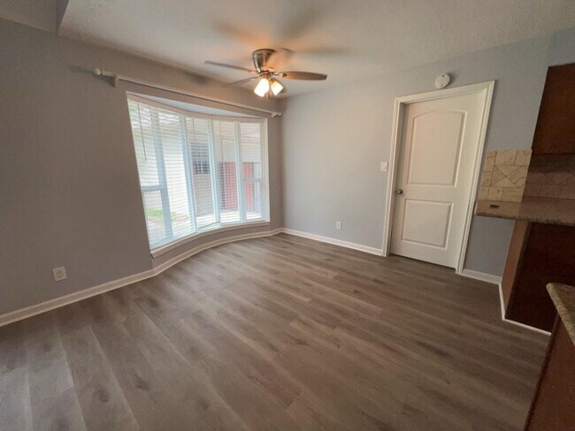 Building Photo - 27226 W Pyeatt Ln