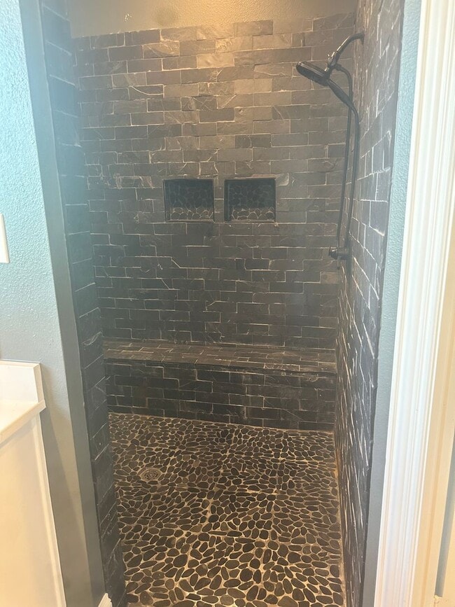 Building Photo - open concept 4bd - rent to own