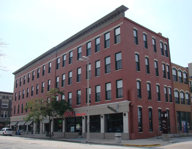 Primary Photo - Renaissance Lofts