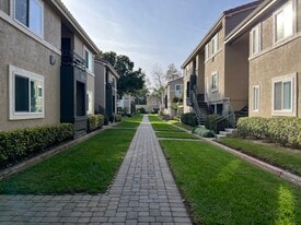 Building Photo - 7545 Charmant Dr