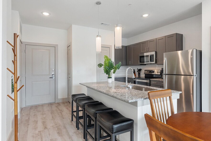 Building Photo - 12100 1/2 Ferrystone Glen Drive-SI FL3-ID1240335P