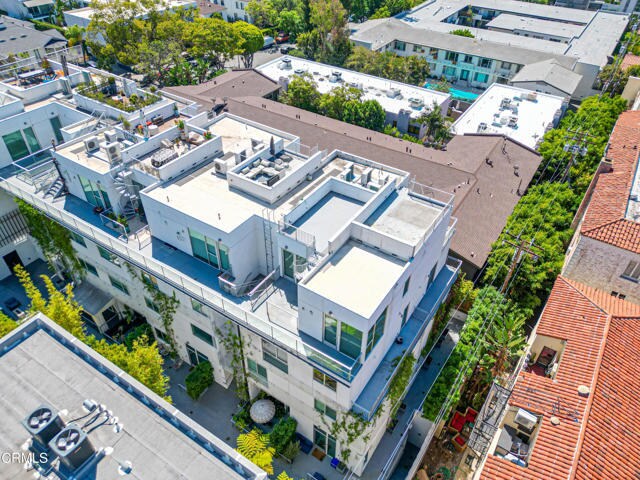 Building Photo - 1345 Havenhurst Dr