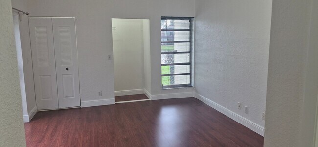 Building Photo - 1145 NW 98th Terrace