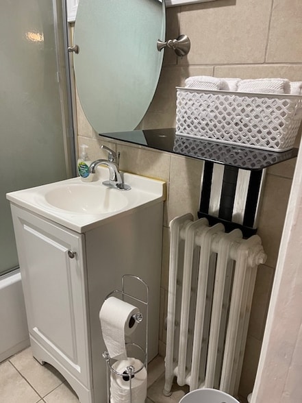 Building Photo - 1942 E 120th St