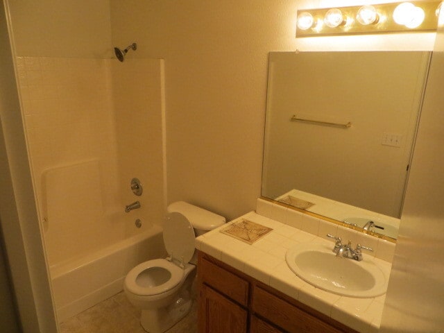 Building Photo - Kerman Westside Home, 3+BR/2BA, Built 2002 - Lots of Amenities!