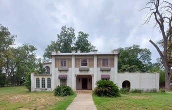 Building Photo - 123 Hudson Dr