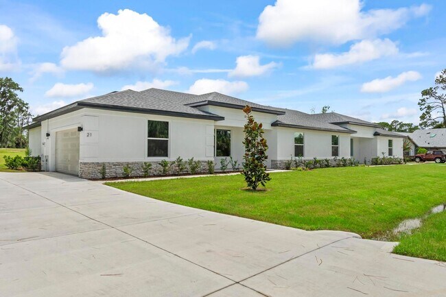 Building Photo - Brand New Townhome Overlooking the 15th Fairway