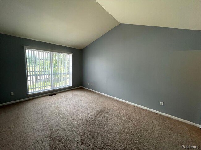 Building Photo - 45538 Warwick Dr